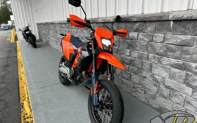 2026 KTM 690 SMC R