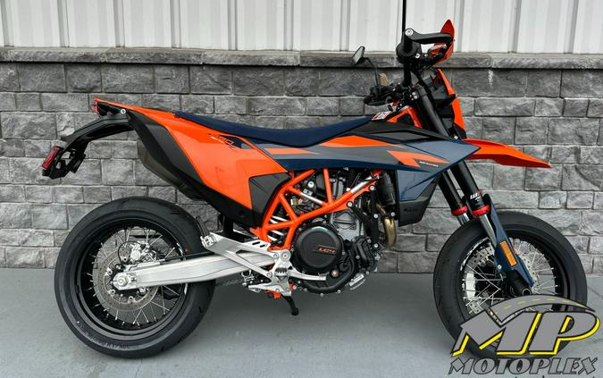 2026 KTM 690 SMC R