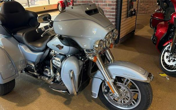 2023 Harley-Davidson® FLHTCUTG - Tri Glide® Ultra