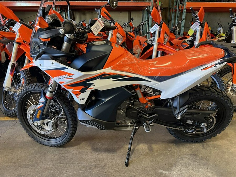 2025 KTM Adventure 890 R