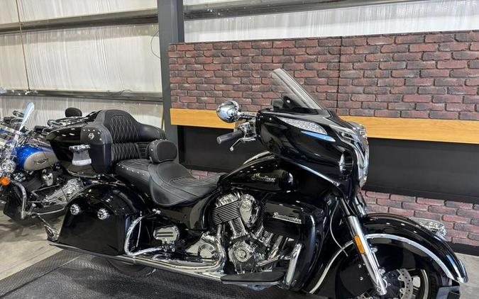2017 Indian Motorcycle® Roadmaster® Thunder Black