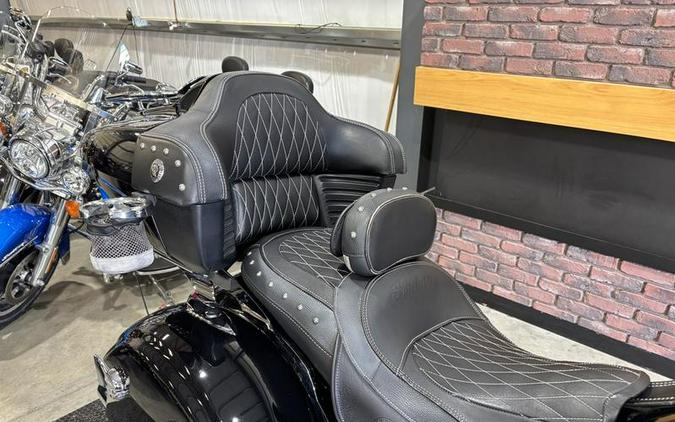 2017 Indian Motorcycle® Roadmaster® Thunder Black