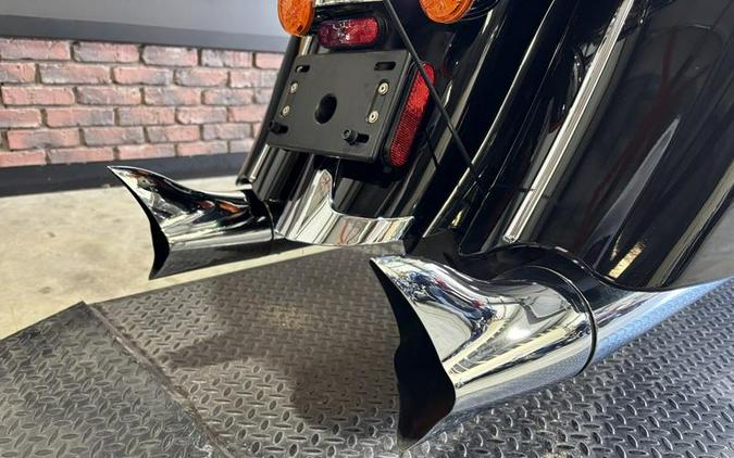 2017 Indian Motorcycle® Roadmaster® Thunder Black