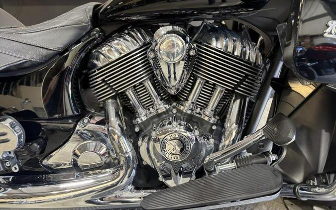 2017 Indian Motorcycle® Roadmaster® Thunder Black