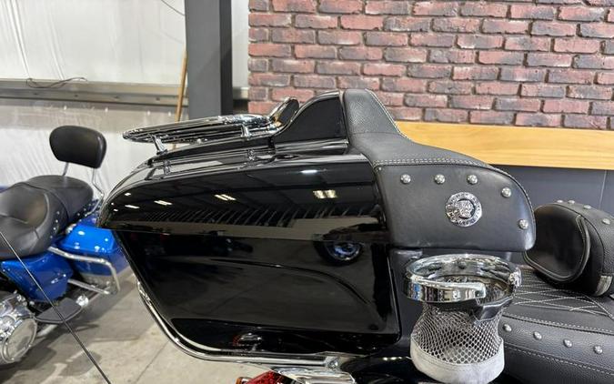 2017 Indian Motorcycle® Roadmaster® Thunder Black