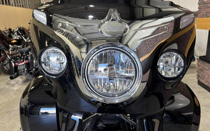 2017 Indian Motorcycle® Roadmaster® Thunder Black