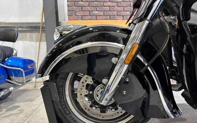 2017 Indian Motorcycle® Roadmaster® Thunder Black