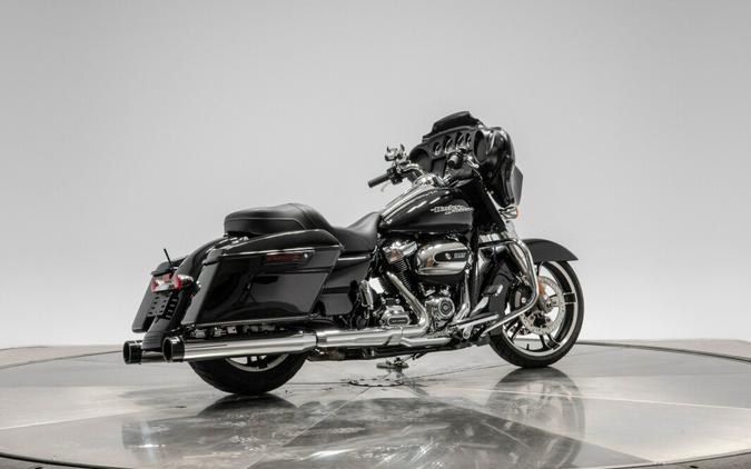 2018 HARLEY-DAVIDSON FLHX STREET GLIDE in Vivid Black