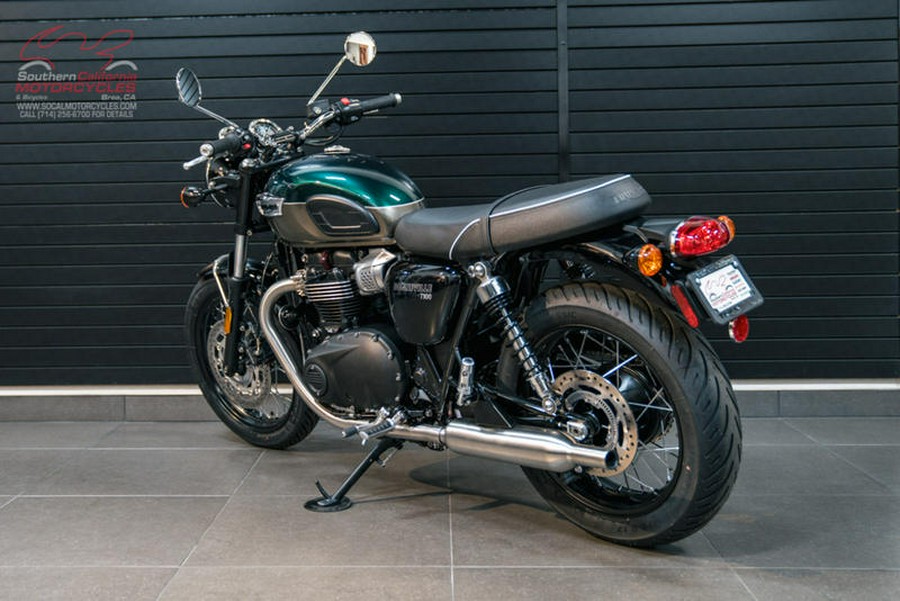 2024 Triumph Bonneville T100 - Competition Green/Ironstone