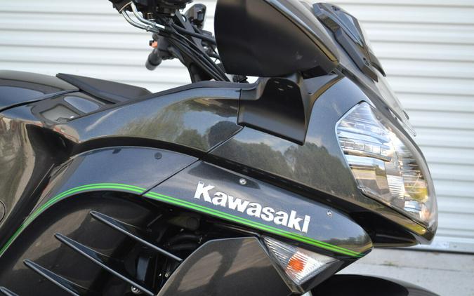 2018 Kawasaki Concours® 14 ABS Metallic Carbon Gray
