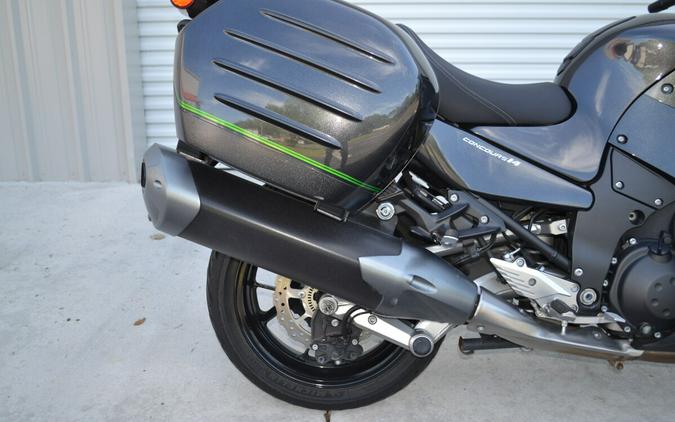 2018 Kawasaki Concours® 14 ABS Metallic Carbon Gray