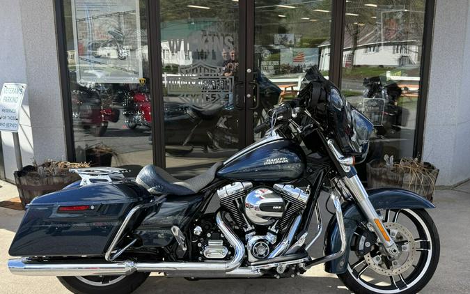 2016 HARLEY-DAVIDSON FLHXS STREET GLIDE SPECIAL in Cosmic Blue Pearl