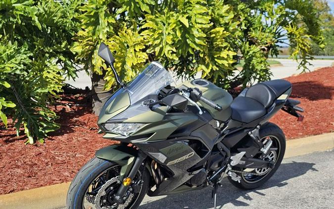 2024 Kawasaki Ninja 650 Metallic Covert Green/Metallic Spark Bl Metallic Matte Dark GrayMetallic Spark