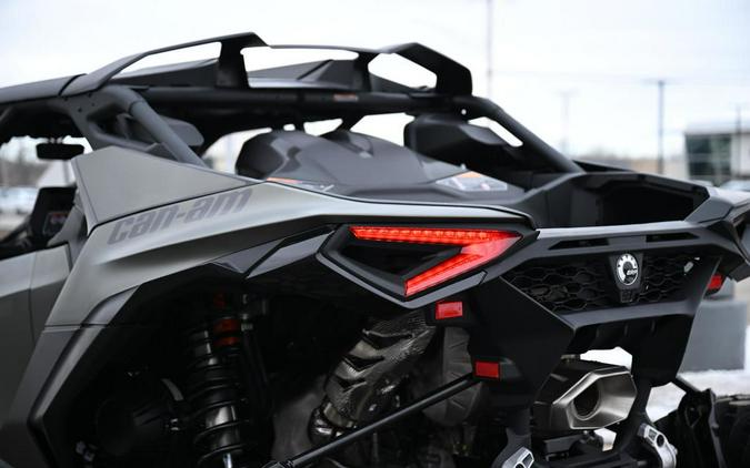 2026 Can-Am® Maverick R MAX X rc With Smart-Shox