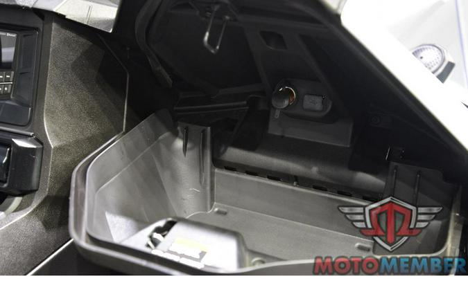 2023 Slingshot Slingshot® S w/ Technology Package I Manual