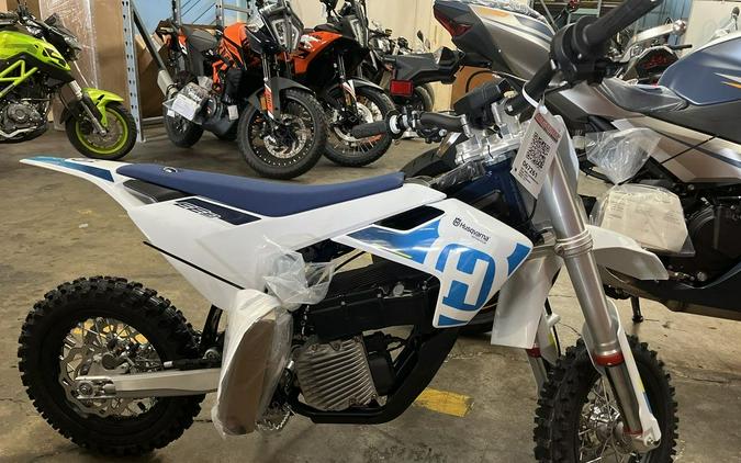 2024 Husqvarna® EE 3