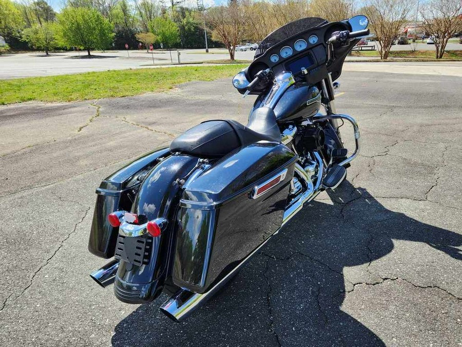 2022 Harley-Davidson Street Glide® Base