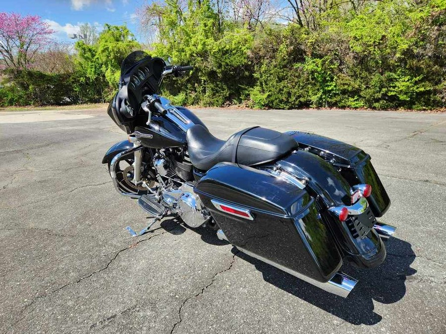 2022 Harley-Davidson Street Glide® Base