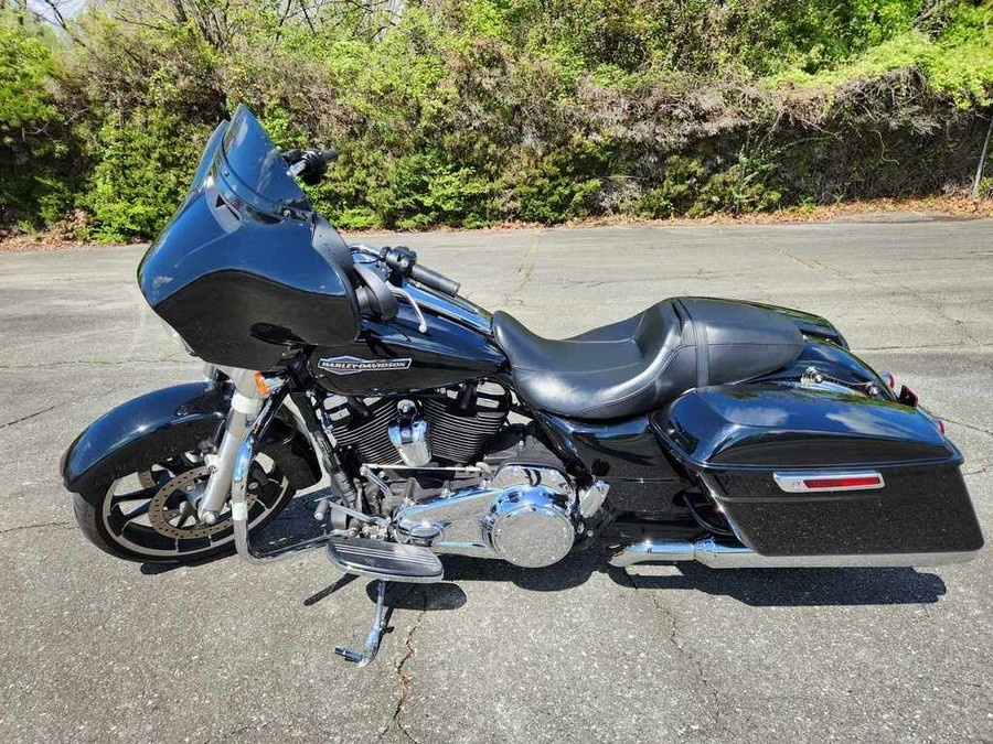 2022 Harley-Davidson Street Glide® Base