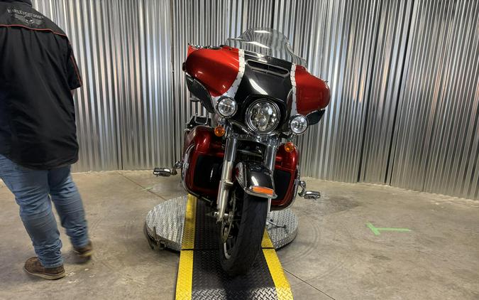2014 Harley-Davidson Electra Glide Ultra Classic BLACK W/ PINSTRIPE