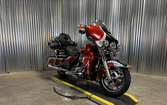 2014 Harley-Davidson Electra Glide Ultra Classic BLACK W/ PINSTRIPE