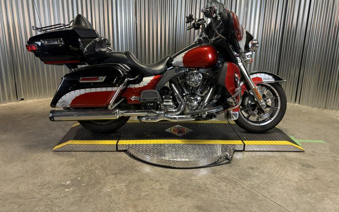 2014 Harley-Davidson Electra Glide Ultra Classic BLACK W/ PINSTRIPE