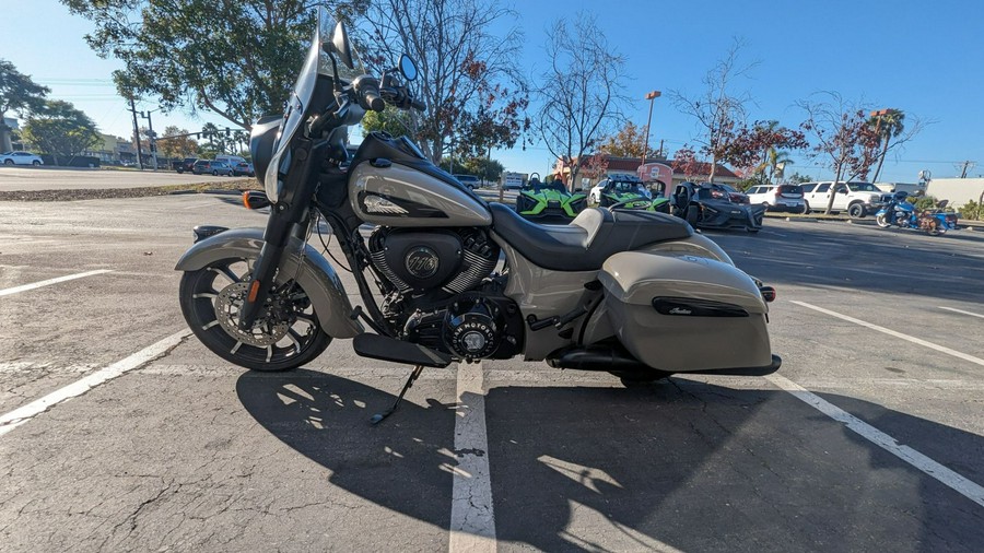 2022 Indian Motorcycle Springfield® Dark Horse®