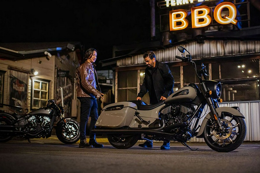 2022 Indian Motorcycle Springfield® Dark Horse®