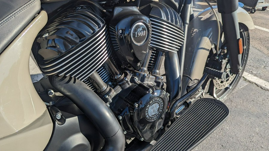 2022 Indian Motorcycle Springfield® Dark Horse®