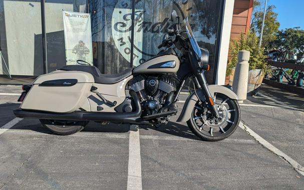 2022 Indian Motorcycle Springfield® Dark Horse®