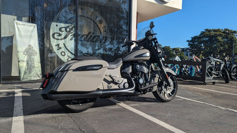 2022 Indian Motorcycle Springfield® Dark Horse®