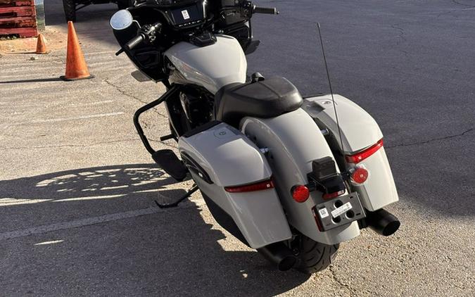 2026 Indian Chieftain PowerPlus Dark Horse 112 Chalk with Black Metallic
