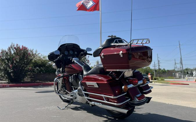 2010 Harley-Davidson® FLHTC Electra Glide® Classic RED HOT SUNGLO 634791