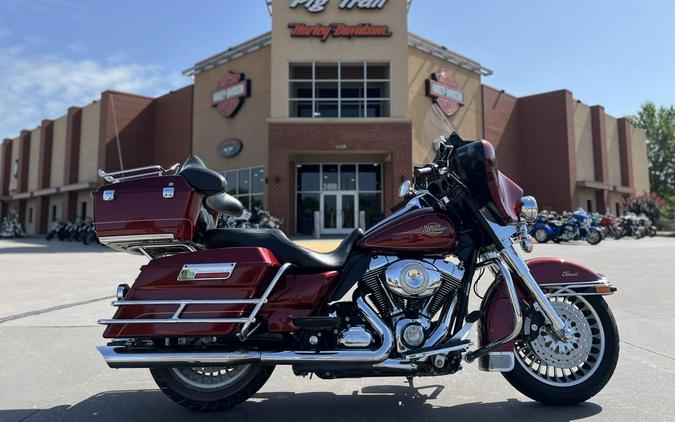 2010 Harley-Davidson® FLHTC Electra Glide® Classic RED HOT SUNGLO 634791