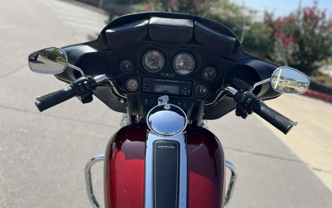 2010 Harley-Davidson® FLHTC Electra Glide® Classic RED HOT SUNGLO 634791