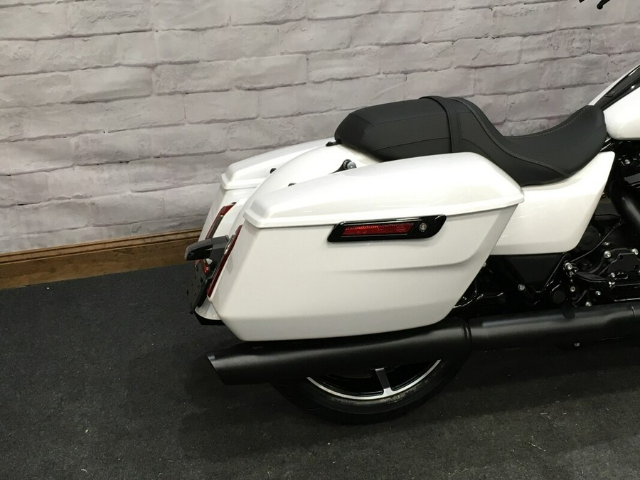 2024 Harley-Davidson Road Glide® White Onyx Pearl - Black Finish FLTRX