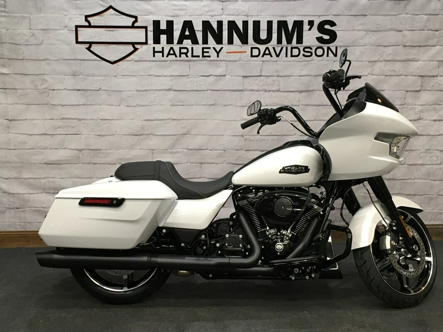 2024 Harley-Davidson Road Glide® White Onyx Pearl - Black Finish FLTRX