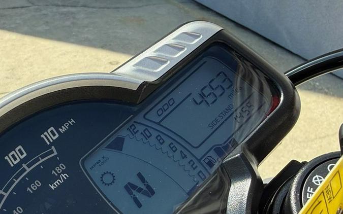 2024 Triumph Speed 400 Carnival Red / Phantom Black