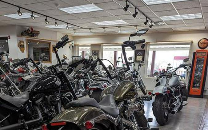 2016 Harley-Davidson® FXSB - Softail® Breakout®