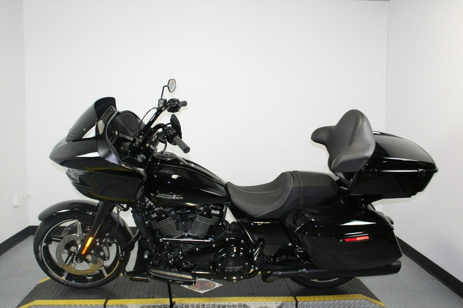 Harley-Davidson Road Glide™ 2024 FLTRX 84476695 VIVID BLACK