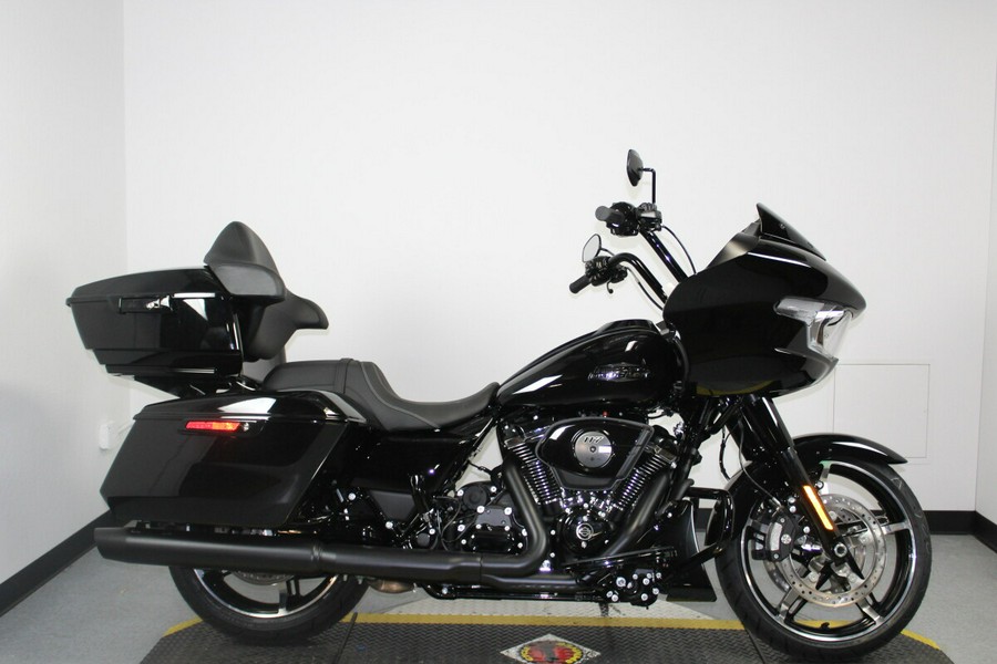 Harley-Davidson Road Glide™ 2024 FLTRX 84476695 VIVID BLACK