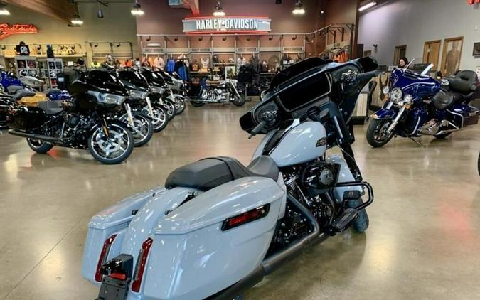 FLHX 2025 Street Glide™