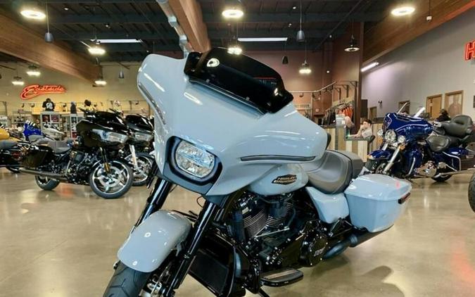 FLHX 2025 Street Glide™
