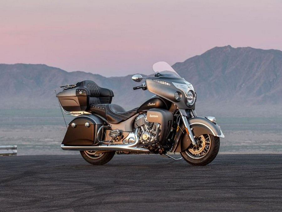 2020 Indian Motorcycle® Roadmaster® Titanium Smoke/Thunder Black Smoke