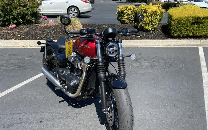 2023 Triumph Bonneville Bobber Red Hopper