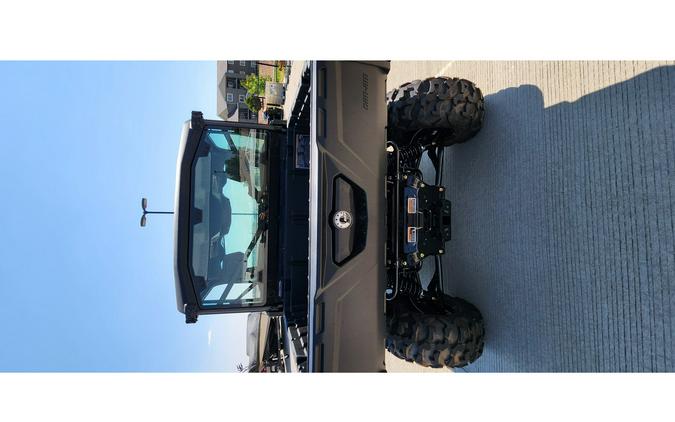 2024 Can-Am Defender DPS Cab HD9