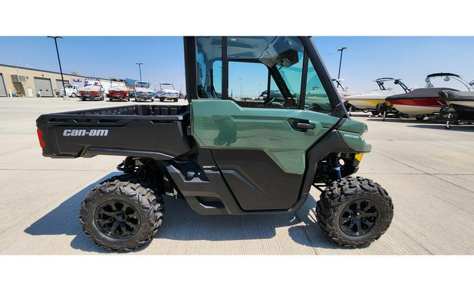 2024 Can-Am Defender DPS Cab HD9