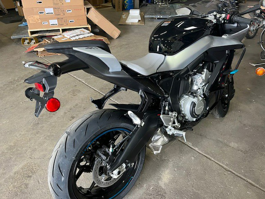 2025 CFMOTO 675 SS