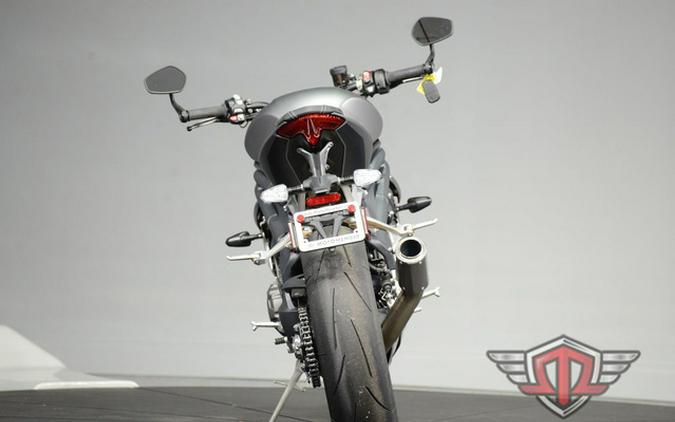 2022 Triumph Speed Triple 1200 RS Matte Silver Ice