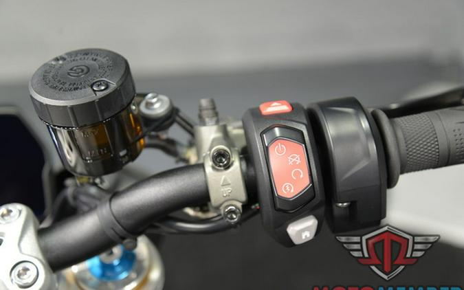 2022 Triumph Speed Triple 1200 RS Matte Silver Ice